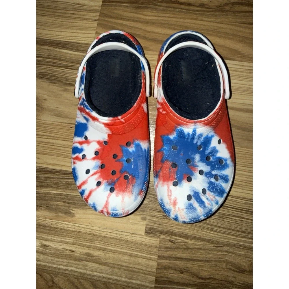 Crocs Blue Red White Tie Dye Fur Lined Clog Shoes Sz J4 4 Junior Big Kids